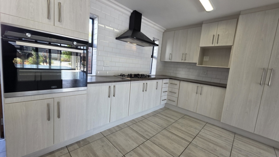 3 Bedroom Property for Sale in Hartenbos Central Western Cape